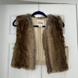 Illia Faux Fur Vest in Size Medium
